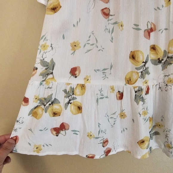 Nwt Maurices Fruit print Peplum top Size Small - Picture 3 of 8